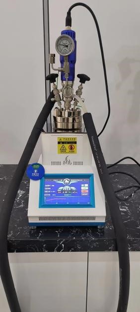 (實(shí)驗(yàn)室反應(yīng)釜示意圖）